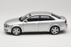 Audi A4 B8 3.2 Quattro Plata Minichamps 1:18 5010404115 Metal - imagen 4 de 8