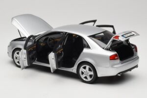 Audi A4 B8 3.2 Quattro Plata Minichamps 1:18 5010404115 Metal - imagen 5 de 8