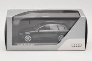 Audi A4 B8 Avant Phantom Black Minichamps 1:43 5011204223 Metal - imagen 4 de 4