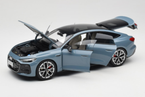 Audi A5L Sportback Azul Grisáceo OEM 1:18 ZAM60004B Metal - imagen 2 de 8