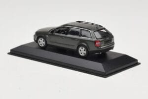 Audi A6 C5 Avant Gris Oscuro Minichamps 1:43 AUDI006 Metal - imagen 3 de 4