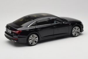 Audi A6L C8 Negro Paudi Model 1:18 42499 Metal - imagen 3 de 8