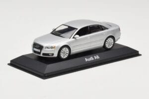 Audi A8 D3 Plata Clara Minichamps 1:43 5010508113 Metal - imagen 2 de 4