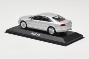 Audi A8 D3 Plata Clara Minichamps 1:43 5010508113 Metal - imagen 3 de 4
