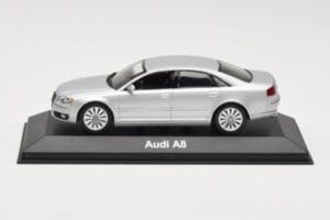 Audi A8 D3 Plata Clara Minichamps 1:43 5010508113 Metal