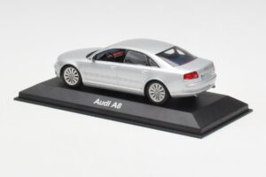 Audi A8 D3 Plata Minichamps 1:43 20000001386001 Metal - imagen 3 de 4