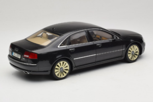 Audi A8 D3 W12 Negro Kyosho 1:18 5010508135 Metal - imagen 3 de 8