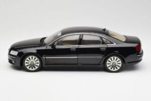 Audi A8 D3 W12 Negro Kyosho 1:18 09212BK Metal - imagen 4 de 8