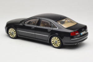 Audi A8 D3 W12 Negro Kyosho 1:18 5010508135 Metal - imagen 7 de 8