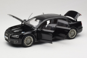 Audi A8L D3 W12 Phantom Black Kyosho 1:18 5011008125 Metal - imagen 2 de 8