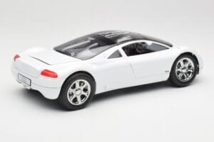 Audi Avus Quattro Alpine White Revell 1:18 08913 Metal - imagen 3 de 8