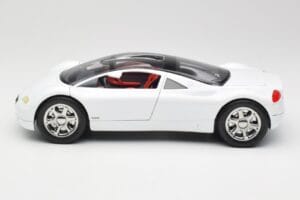 Audi Avus Quattro Alpine White Revell 1:18 08913 Metal - imagen 4 de 8