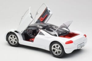 Audi Avus Quattro Alpine White Revell 1:18 08913 Metal - imagen 5 de 8