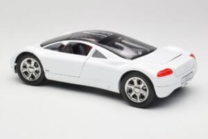 Audi Avus Quattro Alpine White Revell 1:18 08913 Metal - imagen 7 de 8