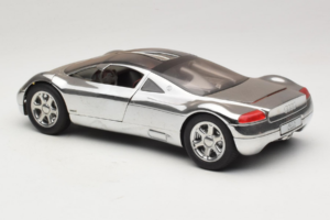 Audi Avus Quattro Chrome Silver Revell 1:18 08913-C1 Metal - imagen 7 de 8