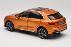 Audi Q3 F3 Orange Metallic Paudi Model 1:18 05962Q32019 Metal - imagen 7 de 8