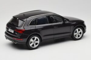 Audi Q5 8R Lava Grey Kyosho 1:18 09242LG Metal - imagen 3 de 8