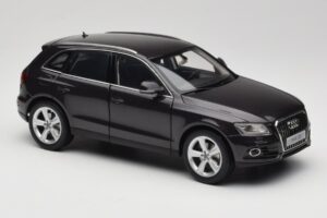 Audi Q5 8R Lava Grey Kyosho 1:18 09242LG Metal - imagen 6 de 8