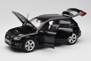Audi Q5 8R Phantom Black Kyosho 1:18 09242BK Metal - imagen 2 de 8