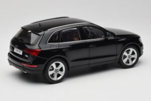 Audi Q5 8R Phantom Black Kyosho 1:18 09242BK Metal - imagen 3 de 8