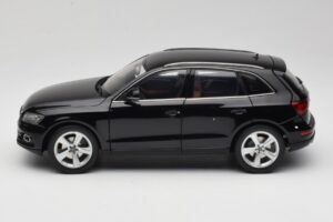 Audi Q5 8R Phantom Black Kyosho 1:18 09242BK Metal - imagen 4 de 8