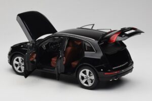 Audi Q5 8R Phantom Black Kyosho 1:18 09242BK Metal - imagen 5 de 8