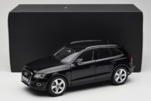Audi Q5 8R Phantom Black Kyosho 1:18 09242BK Metal - imagen 8 de 8
