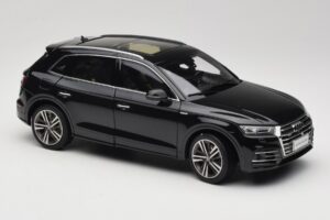 Audi Q5L FY Negro Paudi Model 1:18 26732 Metal - imagen 6 de 8
