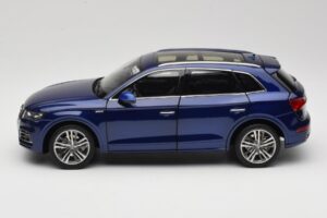 Audi Q5L FY Azul Paudi Model 1:18 33729 Metal - imagen 4 de 8