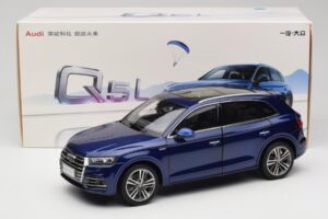 Audi Q5L FY Azul Paudi Model 1:18 33729 Metal - imagen 8 de 8