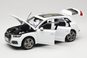 Audi Q5L FY Blanco Paudi Model 1:18 30694 Metal - imagen 2 de 8