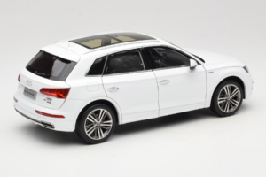 Audi Q5L FY Blanco Paudi Model 1:18 30694 Metal - imagen 3 de 8