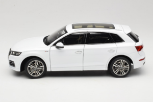Audi Q5L FY Blanco Paudi Model 1:18 30694 Metal - imagen 4 de 8