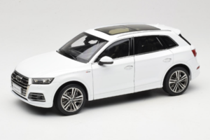 Audi Q5L FY Blanco Paudi Model 1:18 30694 Metal