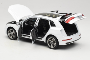 Audi Q5L FY Blanco Paudi Model 1:18 30694 Metal - imagen 5 de 8