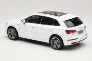 Audi Q5L FY Blanco Paudi Model 1:18 30694 Metal - imagen 7 de 8