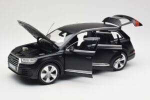 Audi Q7 4M Negro Mate Minichamps 1:18 110014001 Metal - imagen 2 de 8
