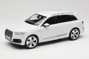 Audi Q7 4M Blanco Minichamps 1:18 110014000 Metal