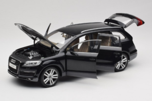 Audi Q7 Negro Kyosho 1:18 09221BK Metal - imagen 2 de 8