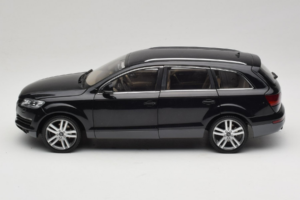 Audi Q7 Negro Kyosho 1:18 09221BK Metal - imagen 4 de 8