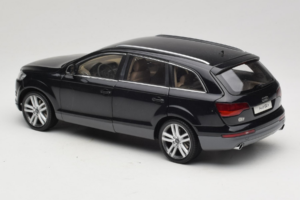 Audi Q7 Negro Kyosho 1:18 09221BK Metal - imagen 7 de 8