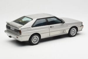 Audi Quattro LWB Plata AUTOart 1:18 70303 Metal - imagen 3 de 8
