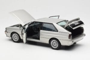 Audi Quattro LWB Plata AUTOart 1:18 70303 Metal - imagen 5 de 8
