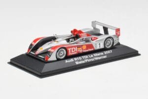 Audi R10 TDI LMP1 #1 F. Biela / E. Pirro / M. Werner 24 Hours of Le Mans 2007 Minichamps 1:43 5020700213 Metal - imagen 2 de 4