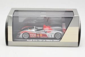 Audi R10 TDI LMP1 #1 F. Biela / E. Pirro / M. Werner 24 Hours of Le Mans 2007 Minichamps 1:43 5020700213 Metal - imagen 4 de 4