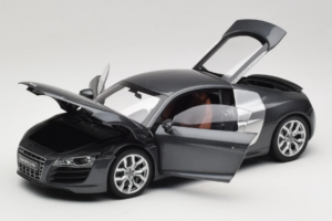 Audi R8 5.2 FSI Quattro Daytona Grey Kyosho 1:18 09216DG Metal - imagen 2 de 7