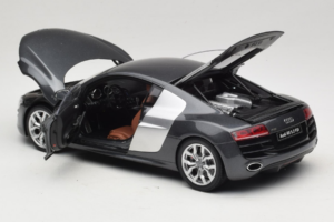Audi R8 5.2 FSI Quattro Daytona Grey Kyosho 1:18 09216DG Metal - imagen 5 de 7