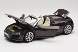 Audi R8 5.2 Spyder Teak Brown Kyosho 1:18 5010918525 Metal - imagen 2 de 8
