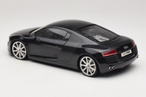 Audi R8 Negro Kyosho 1:18 09213BK Metal - imagen 7 de 8