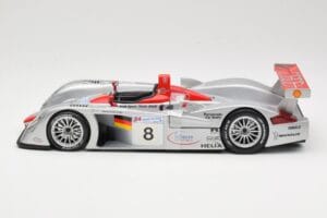Audi R8 LMP900 #8 Audi Sport Team Joest F. Biela / E. Pirro / T. Kristensen 24 Hours of Le Mans 2000 Maisto 1:18 38899 Metal - imagen 3 de 6